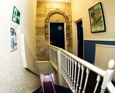 Aufgang zu den Zimmern